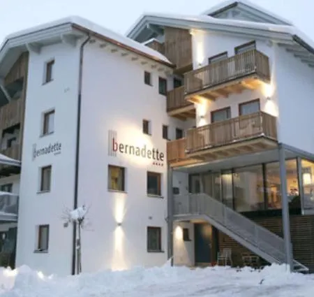 Garni Bernadette Hotel *