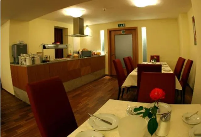 Hotell Garni Bernadette *