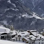 Garni Bernadette מלון סרפהאוס