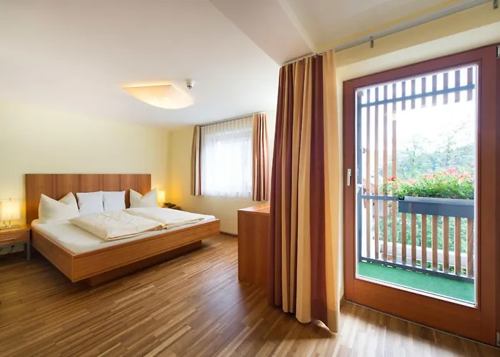 Garni Bernadette Hotel *